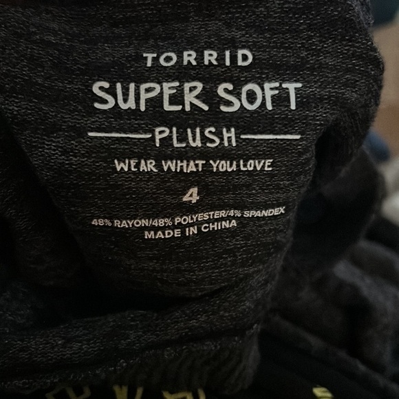 TORRID Super Soft Plush Crew Neck Novelty Sweatshirt size 4x - Picture 8 of 8